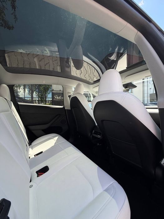 Tesla Y 2024 повний привід
