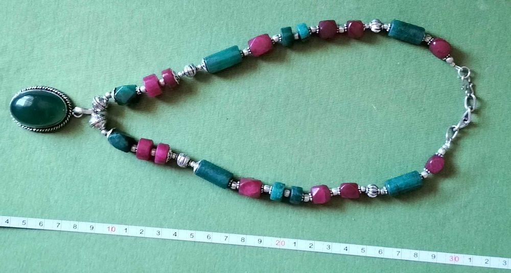Conjunto prateado em pedra natural