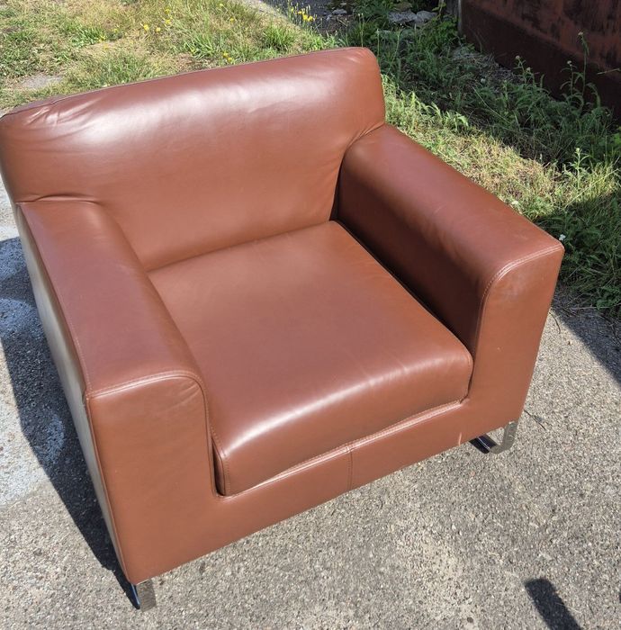 Шкіряні крісла для офісу /дому