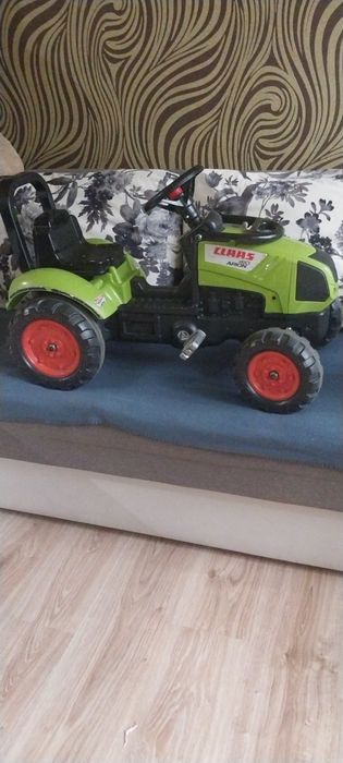 Дитячий трактор  з ковшем і причіпом