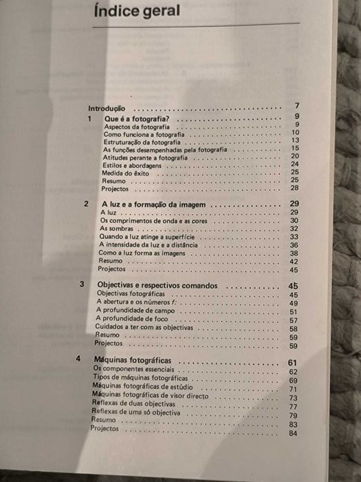 Livro "Fotografia Básica" de Michael Langford