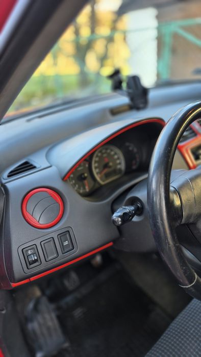 Suzuki Swift III 1.3  68 kW  2005