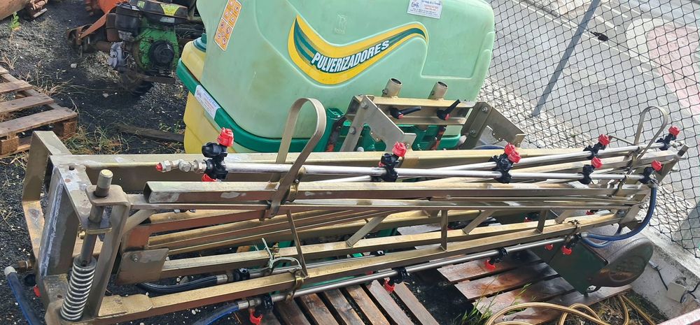 Pulverizador usado rocha 400 litros