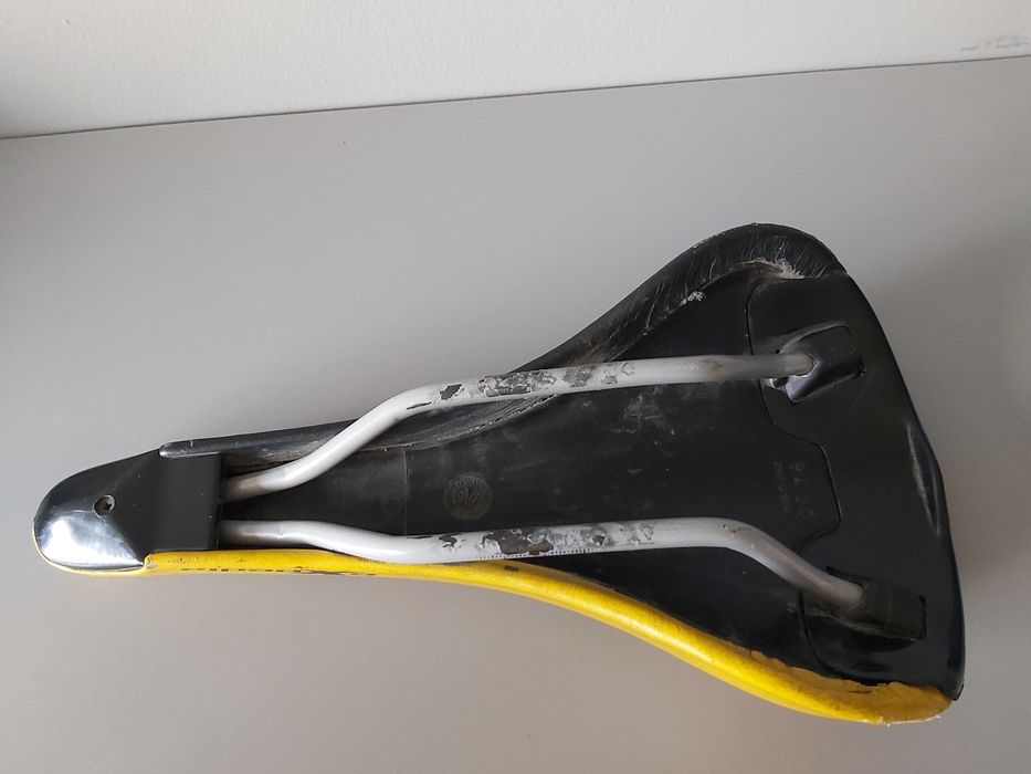 Седло для велосипеда кожа.