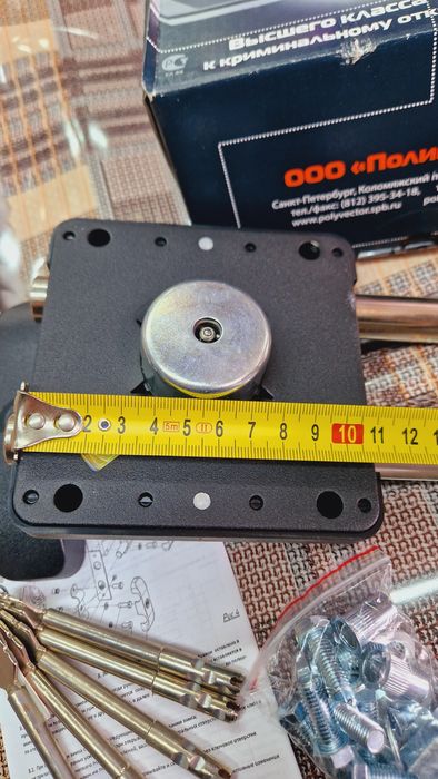 Новый.  Накладной замок Барьер Каре. Высшего качества!