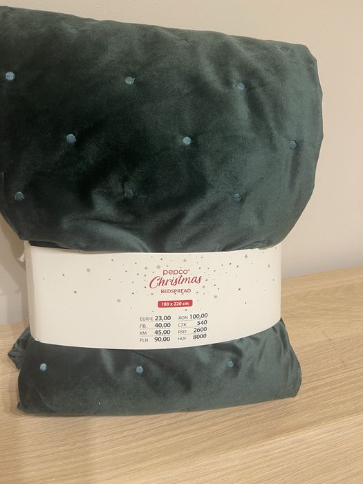Narzuta na łóżko 180 X 220 nowa ciemnozielona