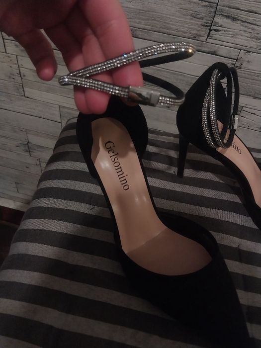 продам нові туфлі на шпильці