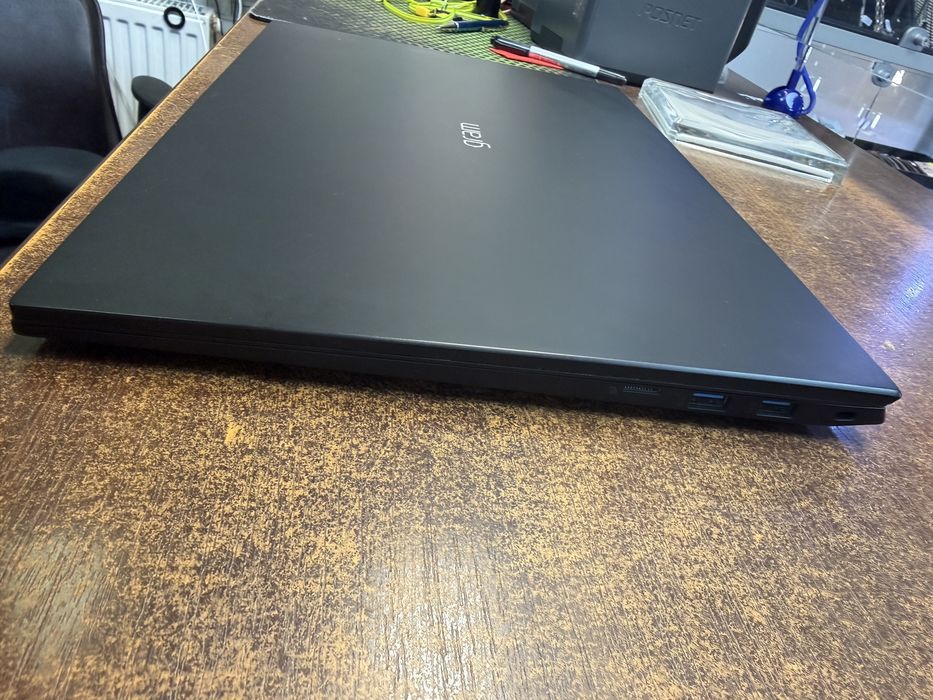 777/ laptop LG Gram 1.35kg i5 11gen 16/512 win11 17”