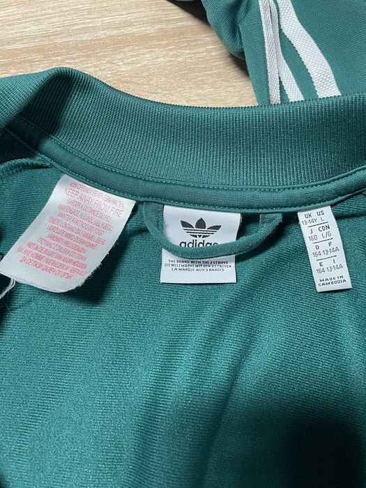 Adidas зіпка, ідеальний стан, 8/10 є незначні плямки на фото,