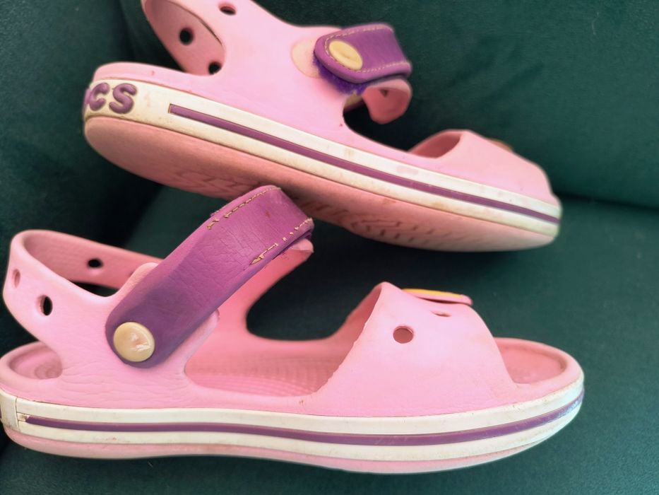 Sandałki crocs c13 z przypinkami