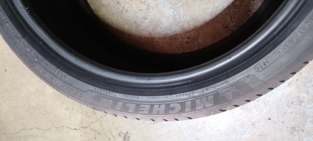 Pneus 235/40/19 Michelin semi novos