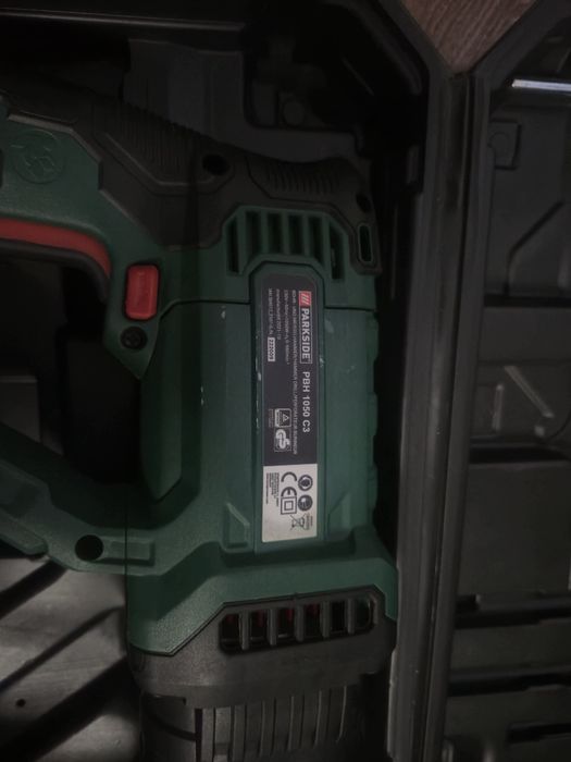 Продам перфоратор Parkside 1050 C3