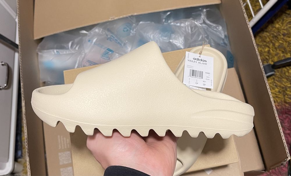 Klapki Adidas Yeezy Slide Bone 40,5