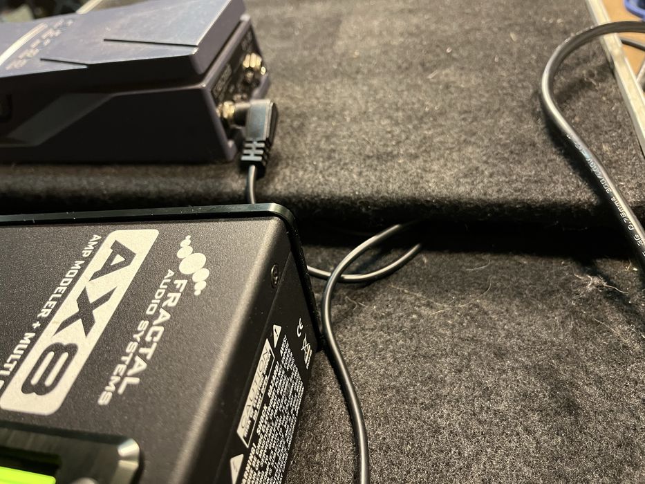 Vendo Fractal Ax8 mais pedalboard.