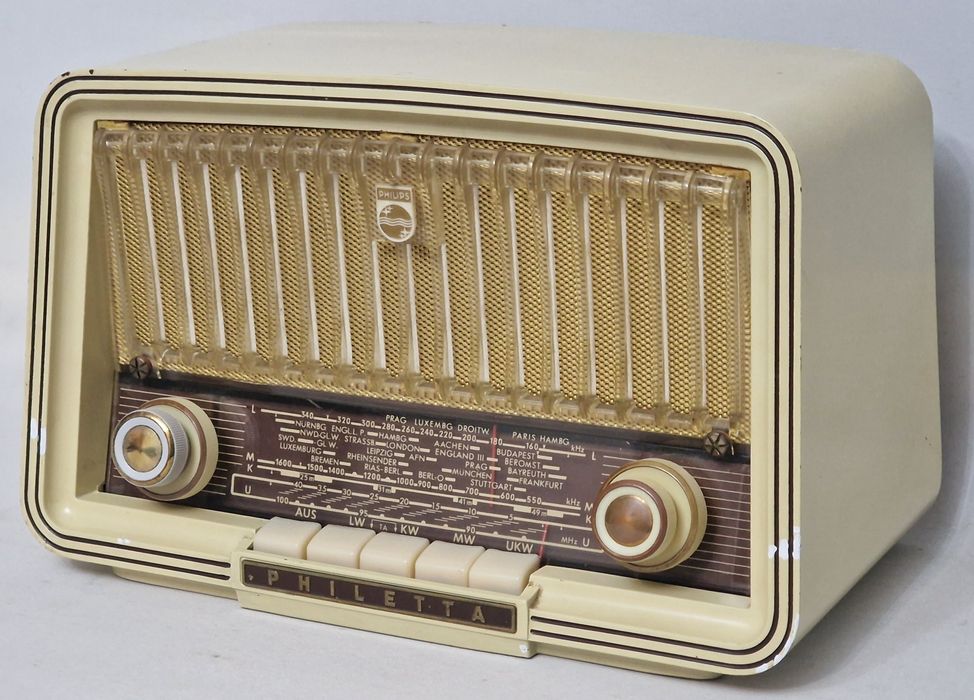 Rádio antigo reparado Philips