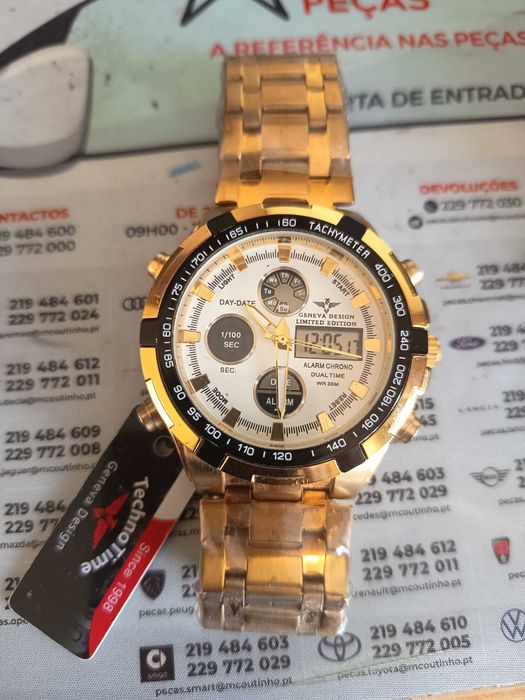 Relógio Dourado Techno Time