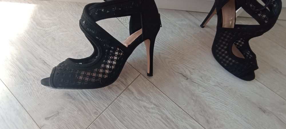 Sprzedam buty szpilki wizytowe