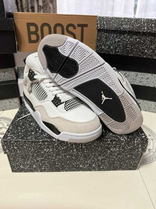Jordan 4 retro Military black R.44