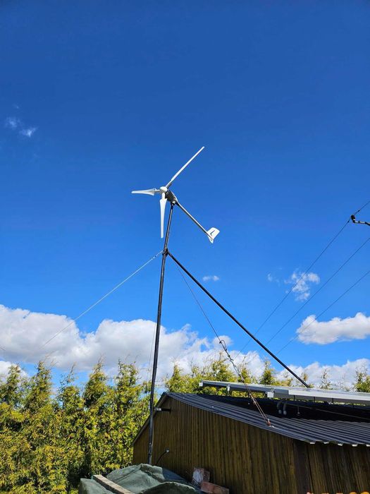 Elektrownia wiatrowa Insta Breeze 2 kw