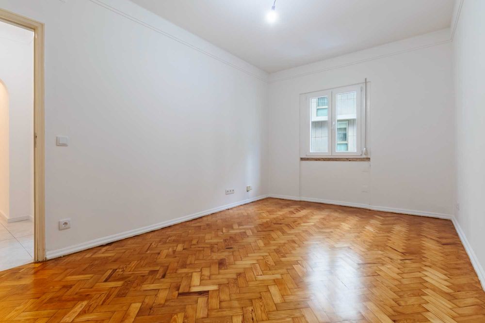 T1 para arrendar na Rua de São Sebastião da Pedreira, em Lisboa