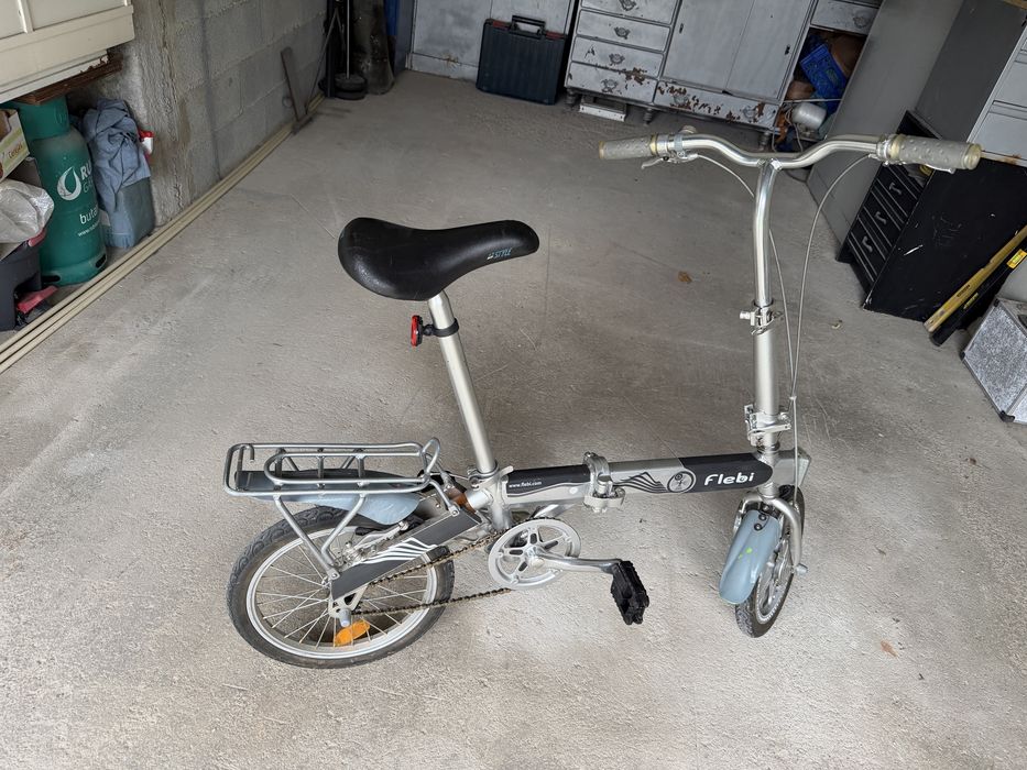 Bicicleta dobravel em aluminio muito versatel