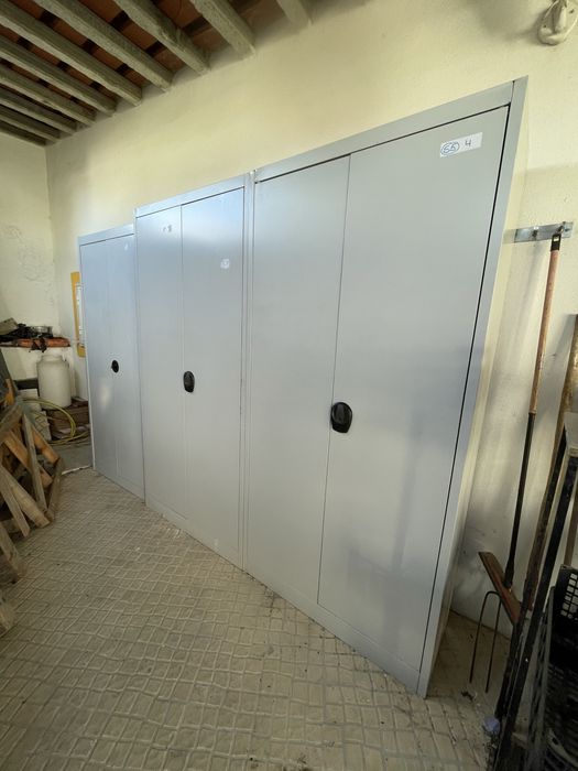 Armario de ferro , metal