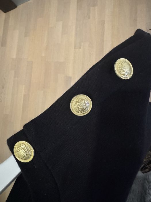 Кофта чорна з золотими ґудзиками hm xs