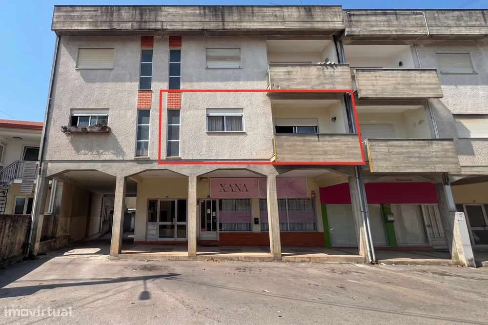 Apartamento T2 em Anadia com Garagem