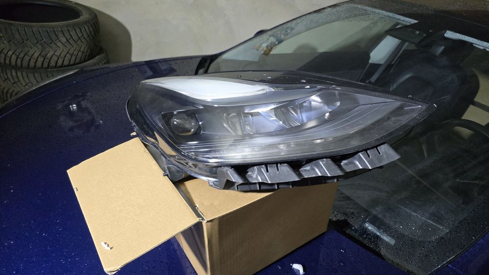 Фара лінзована права tesla model 3. Y