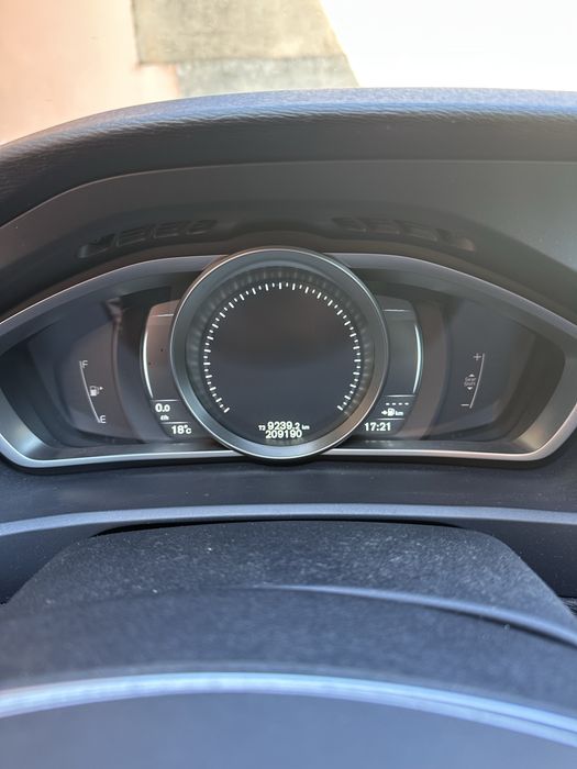 Volvo V40 1.6 D2 R-Design