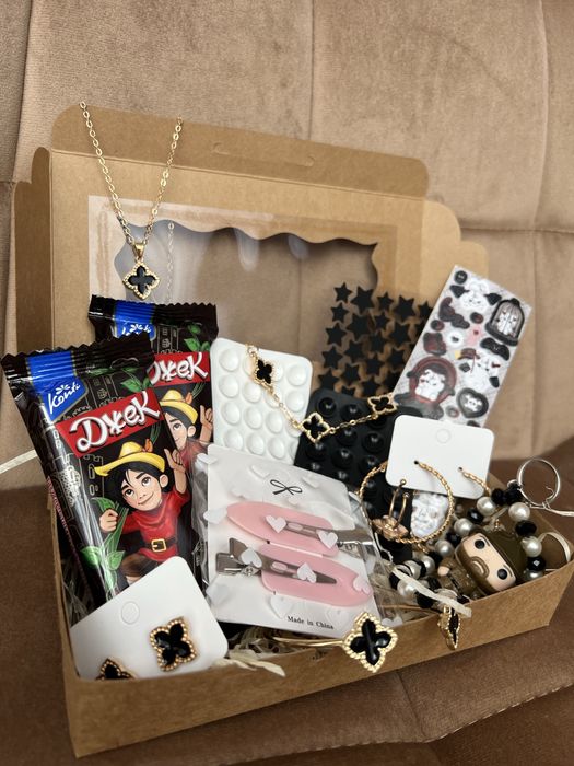 Подарункові бокси