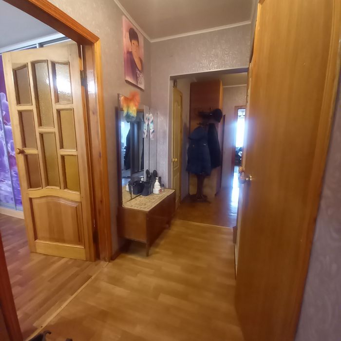 Продам 3х.кімн.квартира 63м. 4/5 м.Мерефа 27тис.