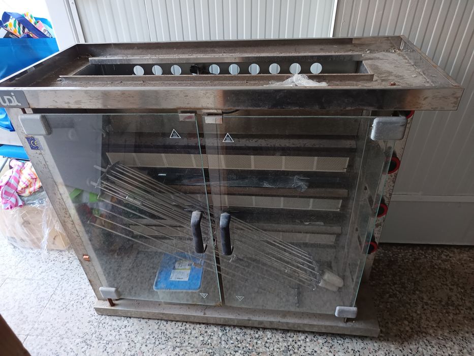 Grelhador de frangos profissional