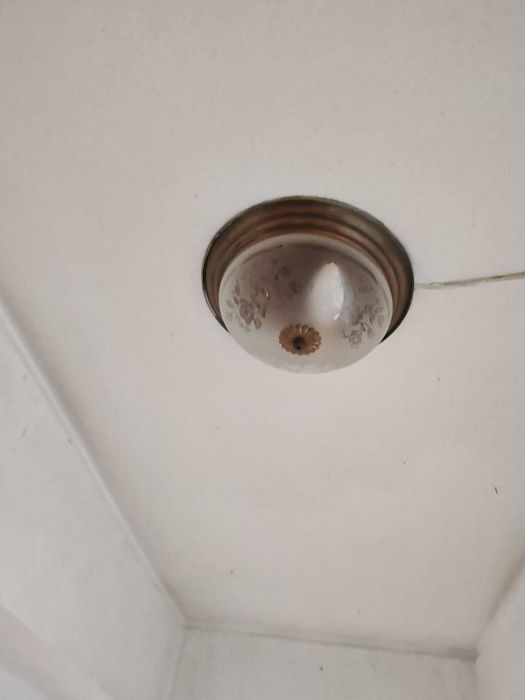 Candeeiro de teto/parede com a base em latão. Novo.