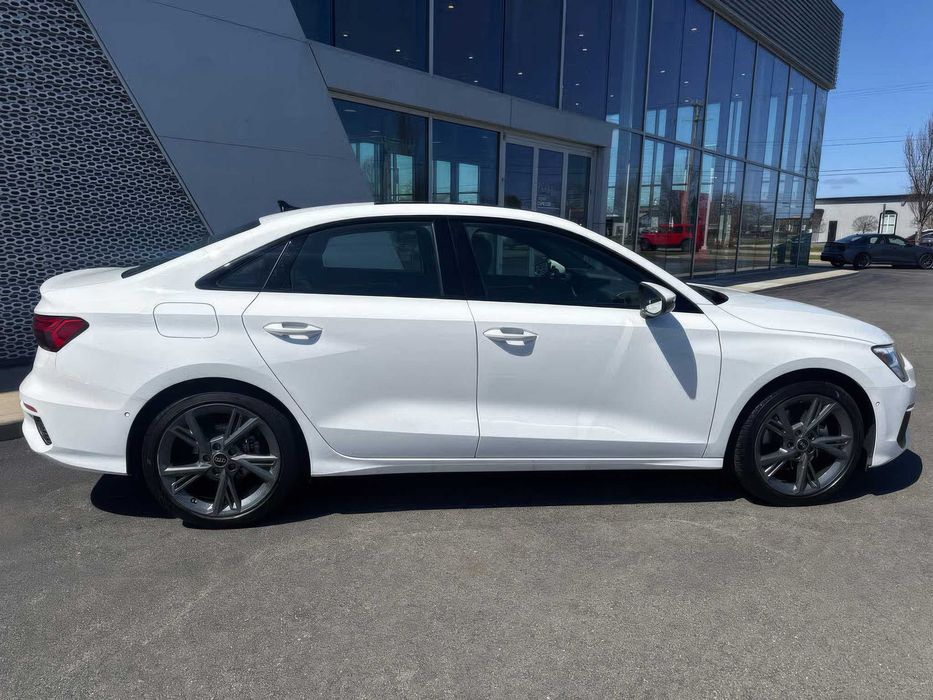 Audi A3      2024