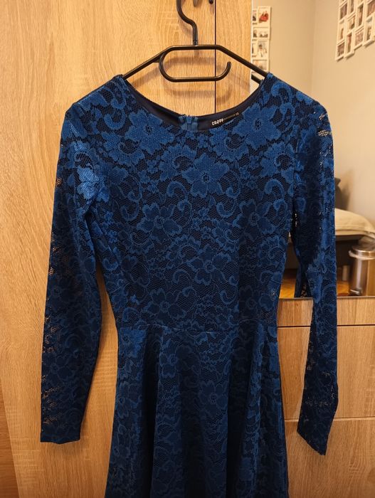 Sukienka niebieska chabrowa koronkowa rozmiar XS Cropp