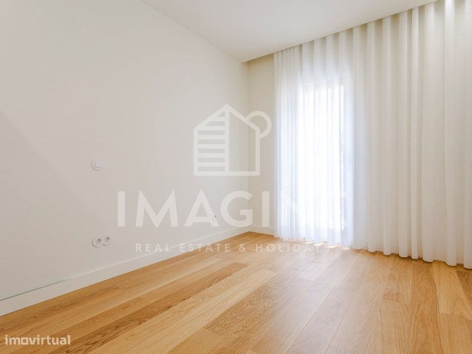 Apartamento T3 , na Avenida dos Combatentes