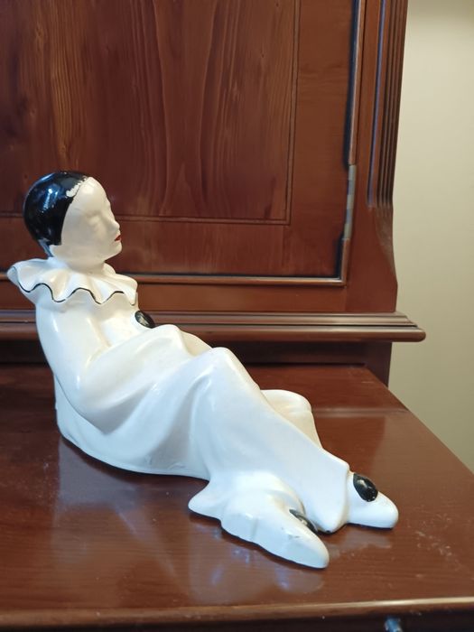 Escultura de Pierrot muito perfeita