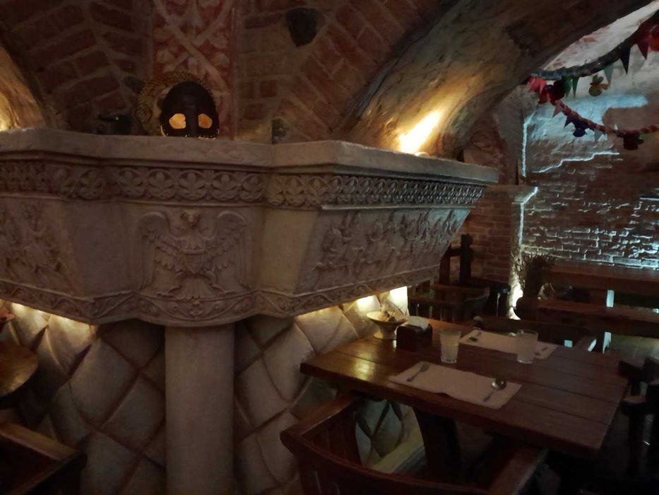 СРОЧНО продам готовый бизнес в Центре,действующий ресторан с ремонтом.