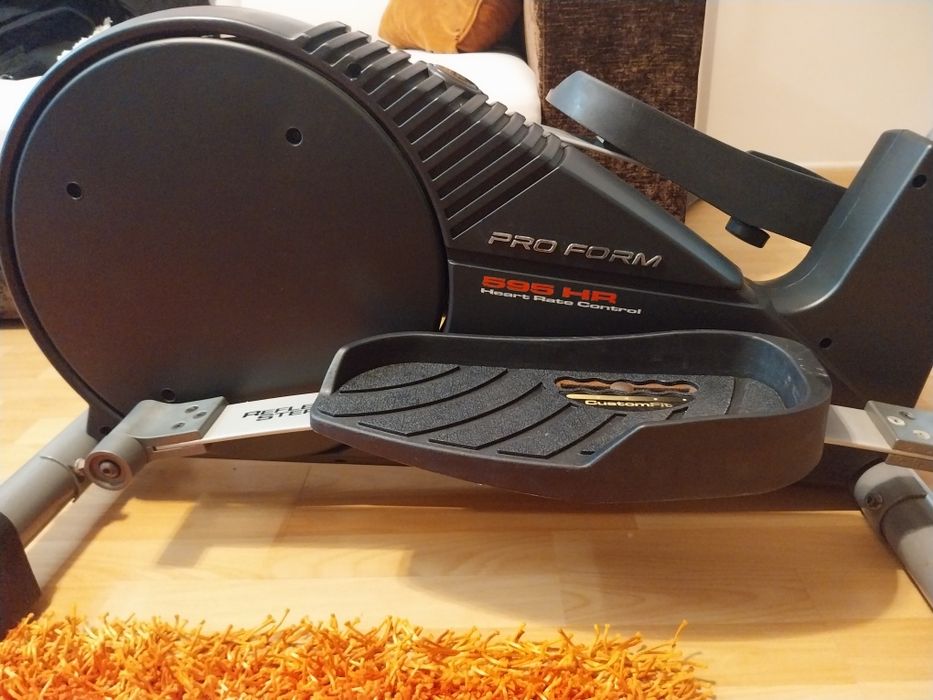 Bicicleta elíptica Pro-Form 595 HR (consola ecrã não funciona)