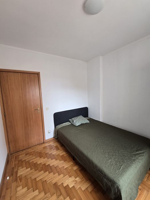 Arrendo quarto em T3  - Vilar do Andorinho