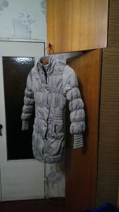 Тёпленький Пуховик, куртка, пальто на девочку в отличном состоянии