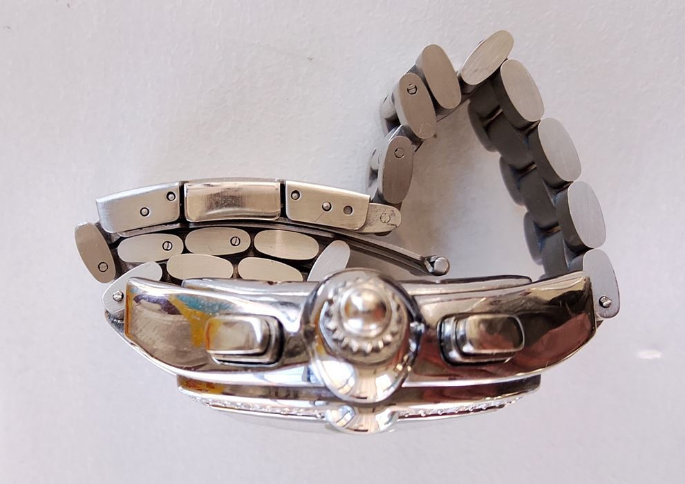 Часы механические Cartier Roadster.