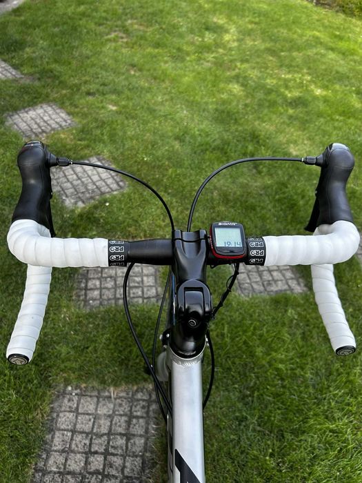 Rower szosowy kolarzówka Unibike