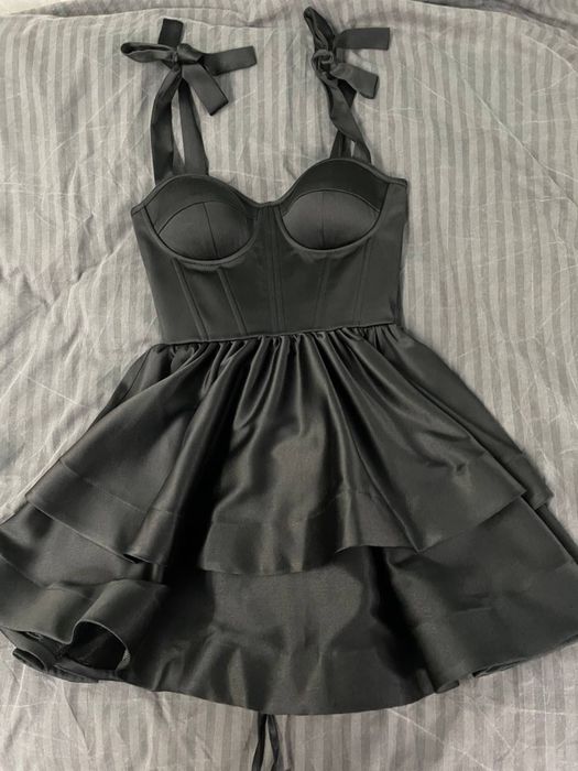Корсетна сукня з завʼязками на плечах