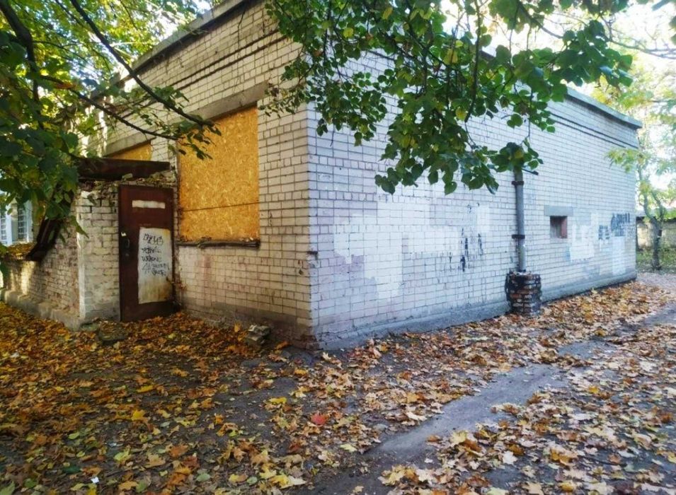 Продам нежитлове примiщення по вул.Волковича 15