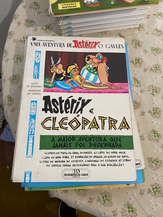 livro asterix e cleopatra