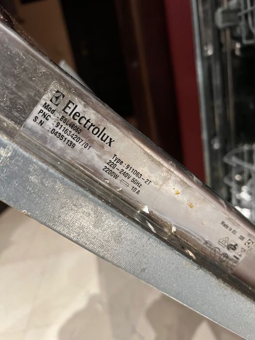 Посудомийка Electrolux
