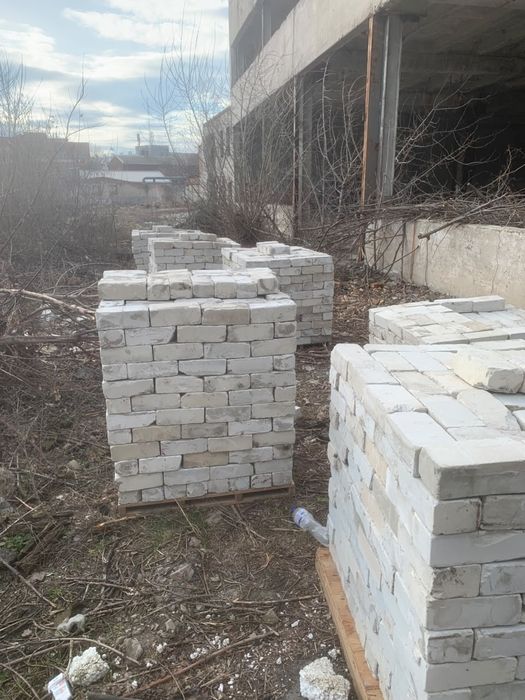 Продам белый кирпич