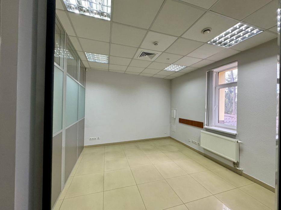 Окремо Стояча Будівля 1 100 (м2) в ЦЕНТРІ